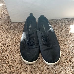 Divided H&M flat shoes.